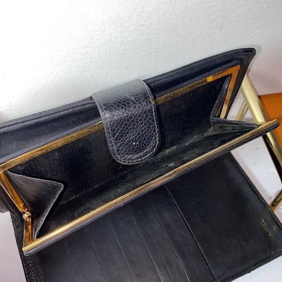 Authentic Chanel Classic n Black Caviar Leather Cc French Kisslock Wallet - Picture 9 of 17